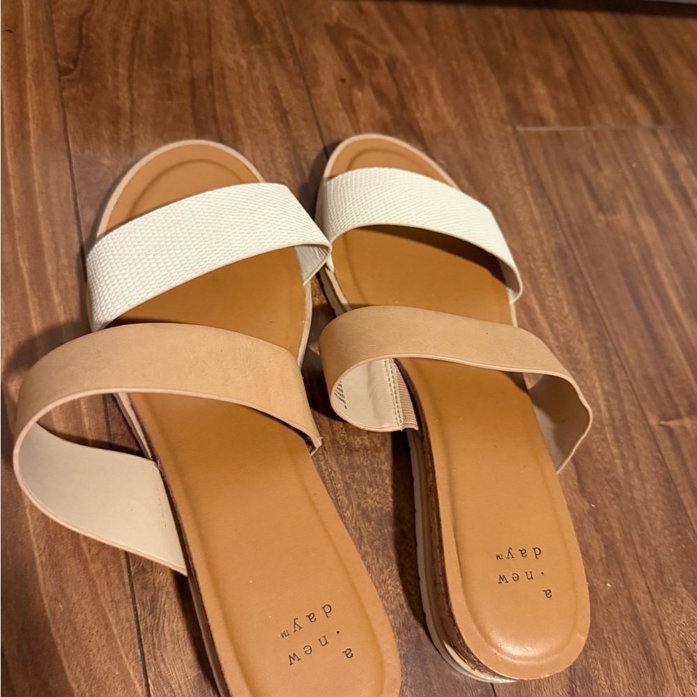 A New Day Women's Tan and White Sandals
